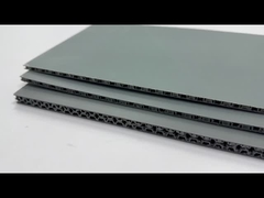 蜜蜂の巣のパネル